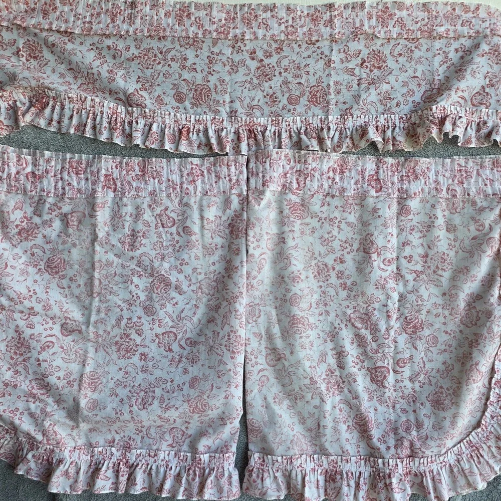 Vintage Sears Rose Colored And White Floral Curtains Valance And Tie Backs 56